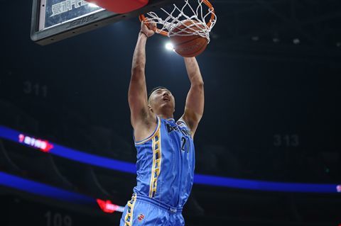 巴萨3-2险胜垫底球队阿尔梅里亚，本场比赛罗贝托梅开二度帮助球队取胜，赛后罗贝托接受采访。